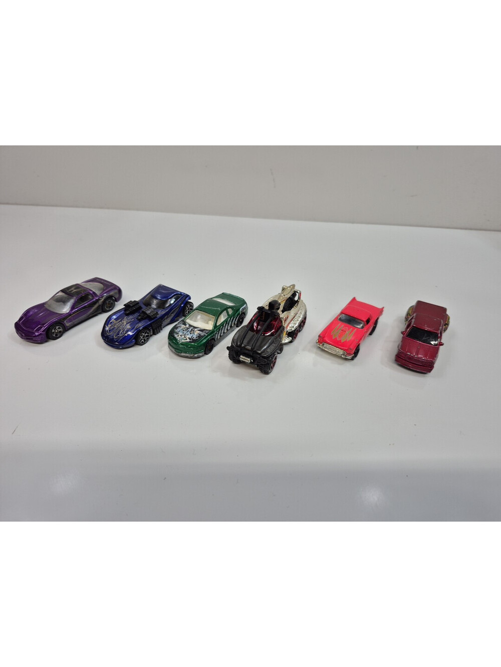 Hot Wheels Lot  of 6 Vintage Cars 1/64
